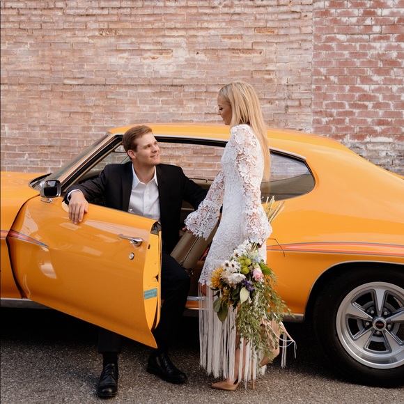Fun white dress - Picture 2 of 5